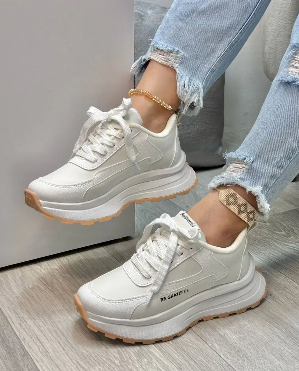 gid://shopify/MediaImage/24692324401246